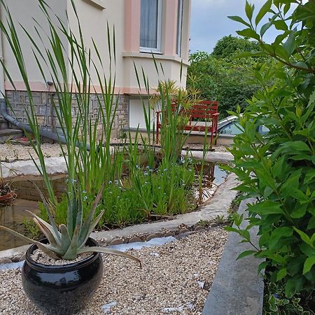 Chambre D'Hote Dans Maison Atypique Possibilite 1 Lit Supplementaire Pour 15 Euros Sancoins Exterior foto