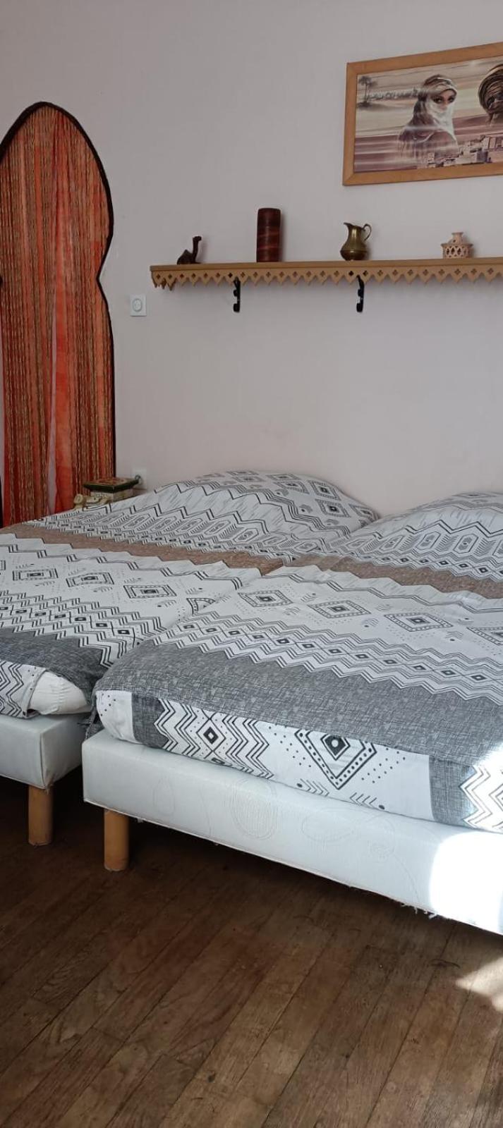 Chambre D'Hote Dans Maison Atypique Possibilite 1 Lit Supplementaire Pour 15 Euros Sancoins Exterior foto